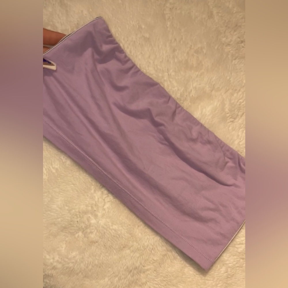 Cropped purple shirt